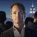 Showtime fait marche-arri�re, la com�die Uncoupled n'aura finalement pas droit � une saison 2