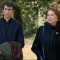First Look | Murder Before Evensong : Matthew Lewis a troqu� sa cape de sorcier pour une soutane