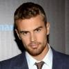 Hypnoweb Theo James : biographie, carri�re et filmographie 
