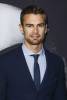 Hypnoweb Theo James : biographie, carri�re et filmographie 