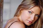 Hypnoweb Jes Macallan : biographie, carri�re et filmographie 