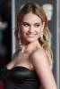 Hypnoweb Lily James : biographie, carri�re et filmographie 