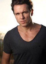 julian ovenden acteur sheffield n chanteur angleterre