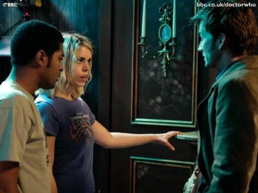 doctor who: dixi&egrave;me docteur, rose, mickey