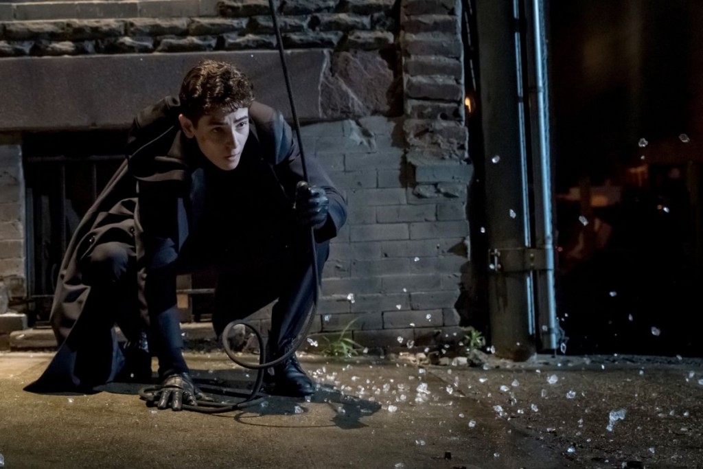 Bruce Wayne (David Mazouz) a des activits nocturnes