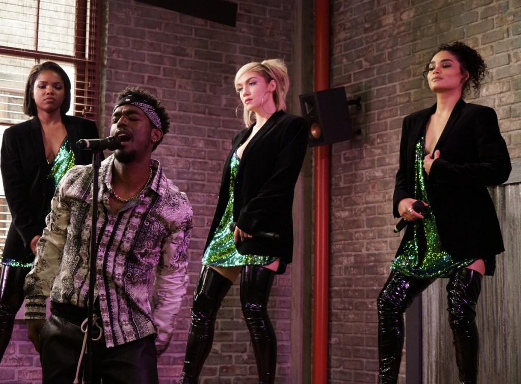 Star, Simone et Alex interprètent 'Pull Up' avec Noah Brooks