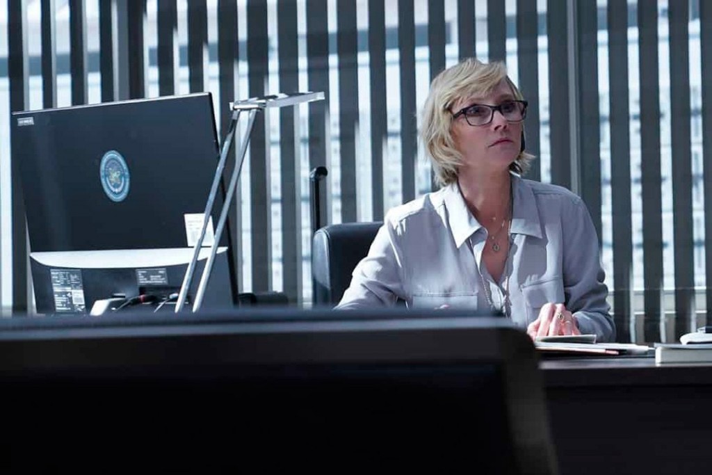 Patricia Campbell (Anne Heche) dans son bureau  la D.I.A.
