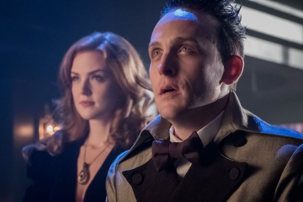 Oswald Cobblepot/le Pingouin (Robin Lord Taylor) et Ivy Pepper (Maggie Geha)