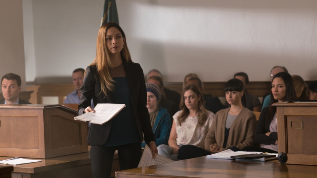 Joanna Hanley (Kristin Kreuk) au tribunal