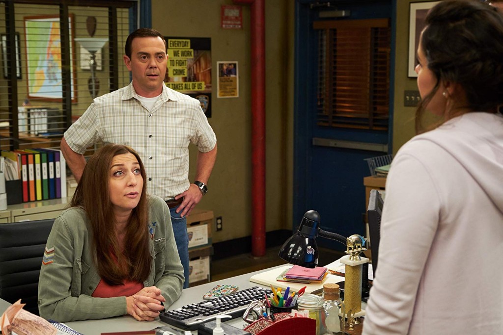 Gina Linetti (Chelsea Peretti) & Charles Boyle (Joe Lo Truglio)