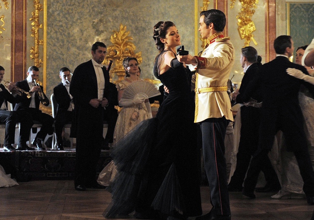 Anna Karénina et le Comte Vrònskij dansent