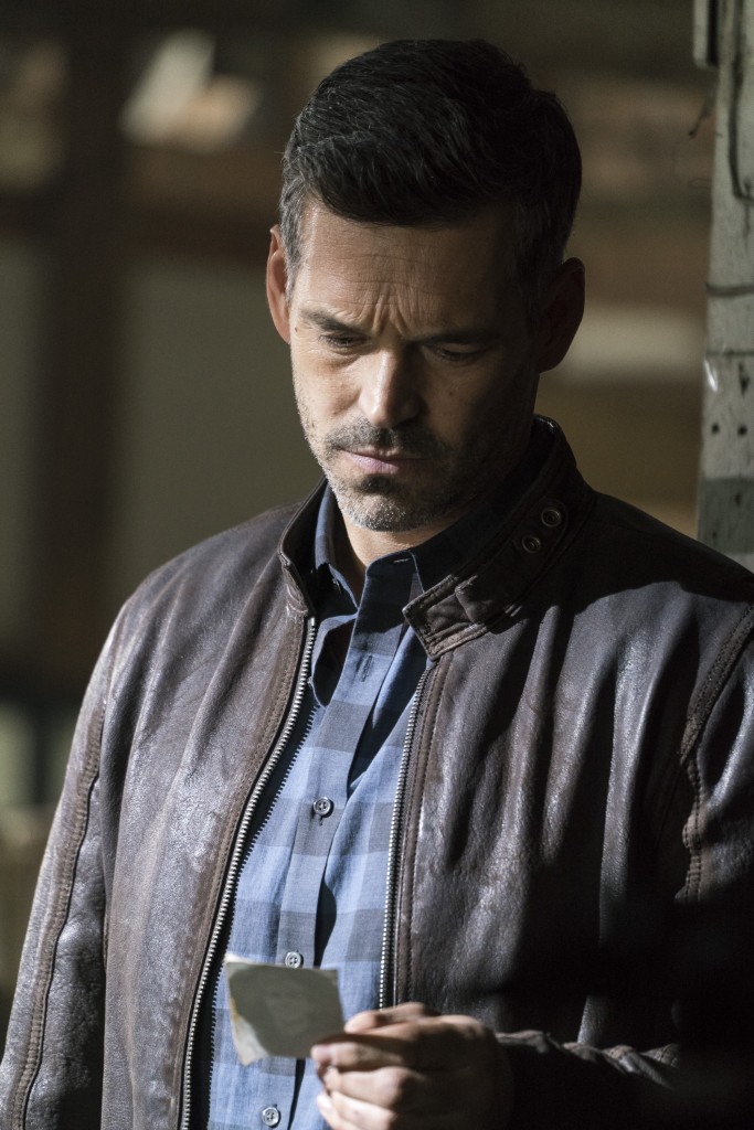 Eddie Valetik (Eddie Cibrian)