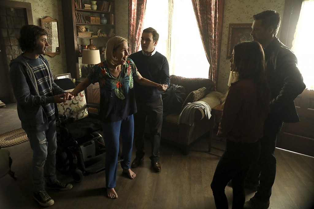 Cooper Winston (Nicholas Coombe), sa mère (Jillian Fargey), son frère (Geoff Gustafson), Sam Swift (Rachel Bilson) & Eddie Valetik (Eddie Cibrian)