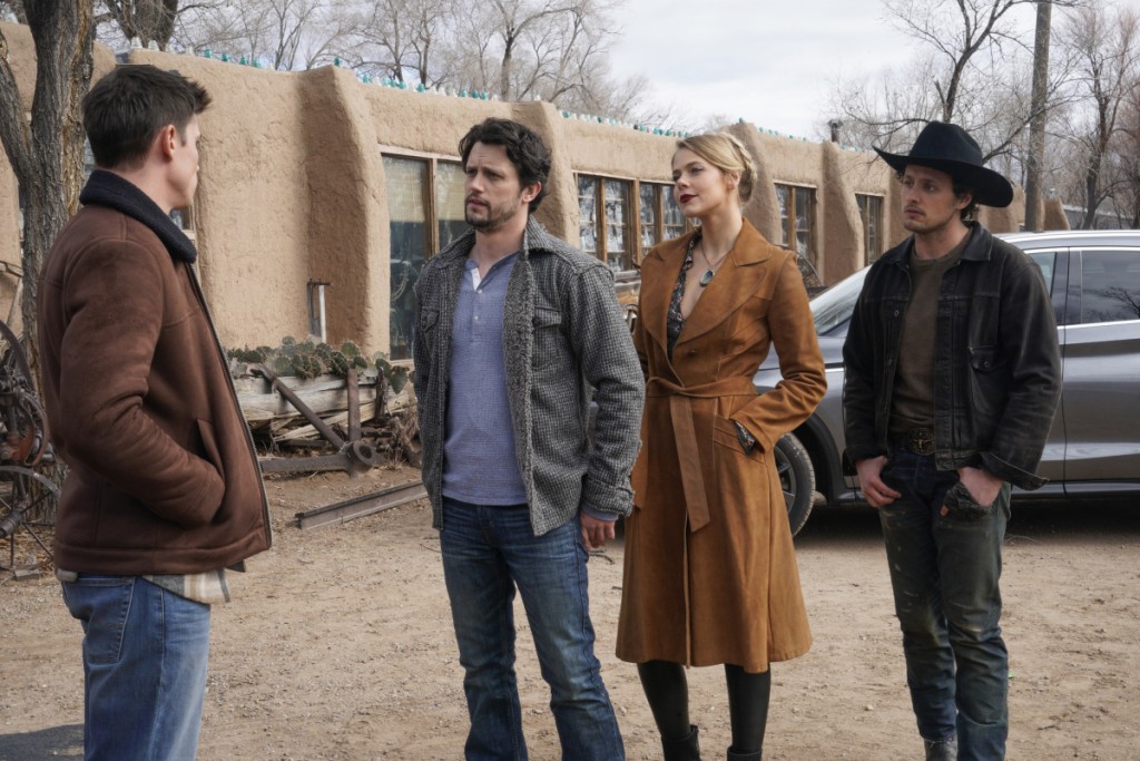 Gregory (Tanner Novlan), Max (Nathan Parsons), Isobel (Lily Cowles) & Michael (Michael Vlamis)