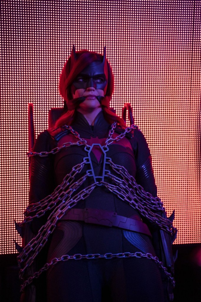  Batwoman (Ruby Rose) est emprisonnée