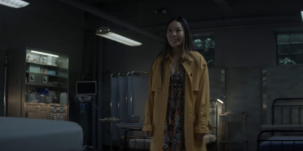 Mary Hamilton (Nicole Kang) dans sa clinique