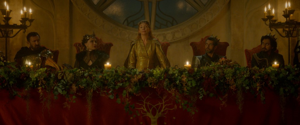 La Reine Sorsha (Joanne Whalley) au centre entourée du roi Hastur, de la reine Arianna, du prince Graydon et du commandant Ballantine