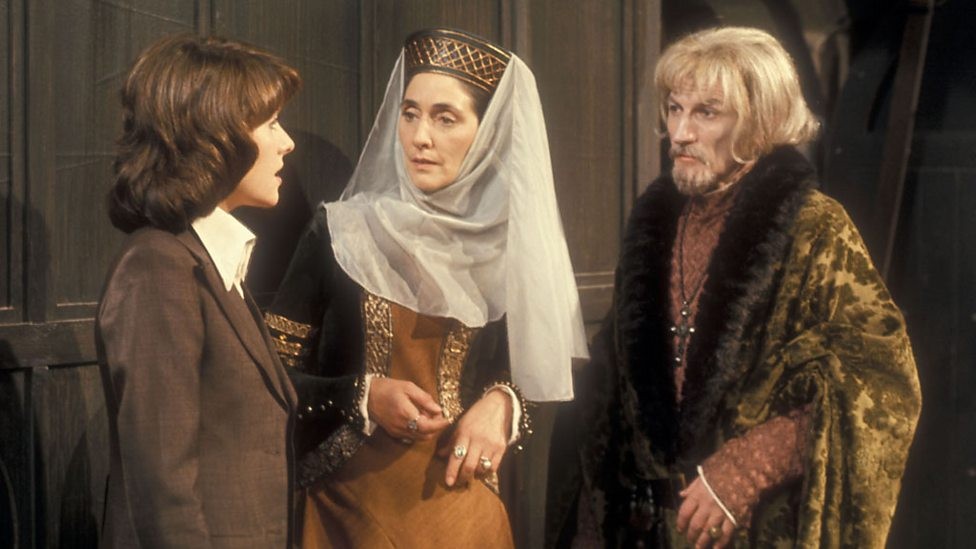 Sarah Jane rencontre Lady Eleonor et Sir Edward