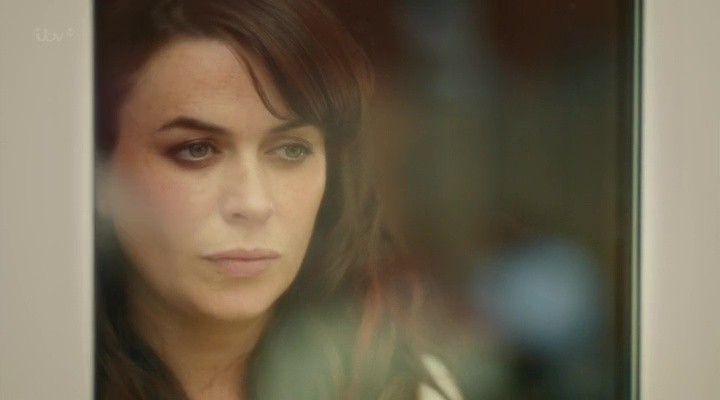 Claire Ripley (Eve Myles)