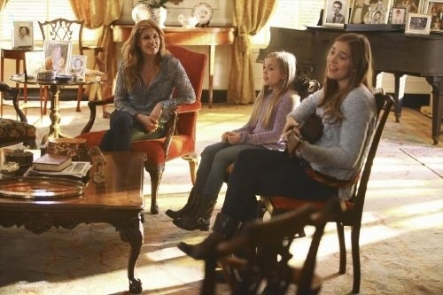 Rayna James (Connie Britton) et ses filles Maddie et Daphne (Lennon & Maisy Stella)