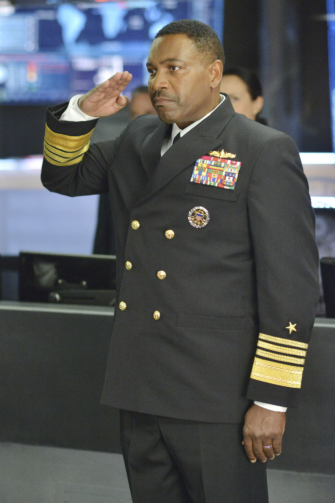 L'Amiral salue le Président