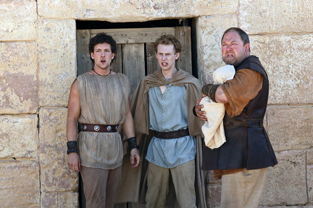 Jason (Jack Donnelly), Pythagore (Robert Emms), le bb (Ethan & George James) & Hercule (Mark Addy)