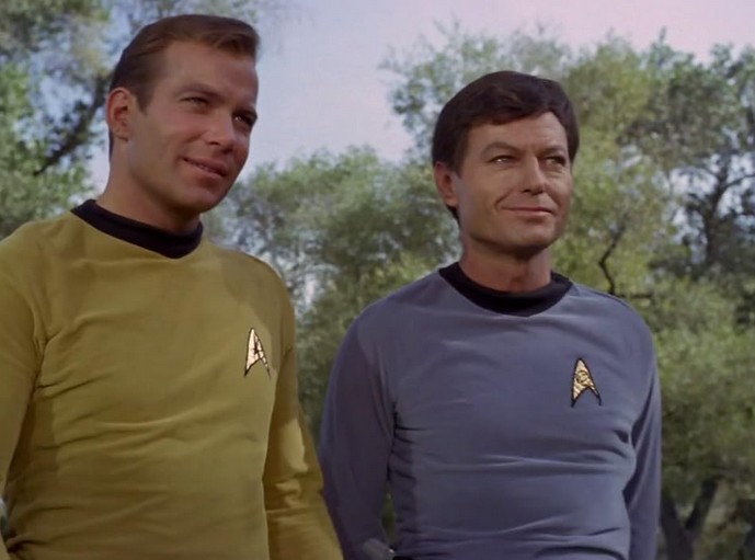Le capitaine Kirk et Léonard McCoy