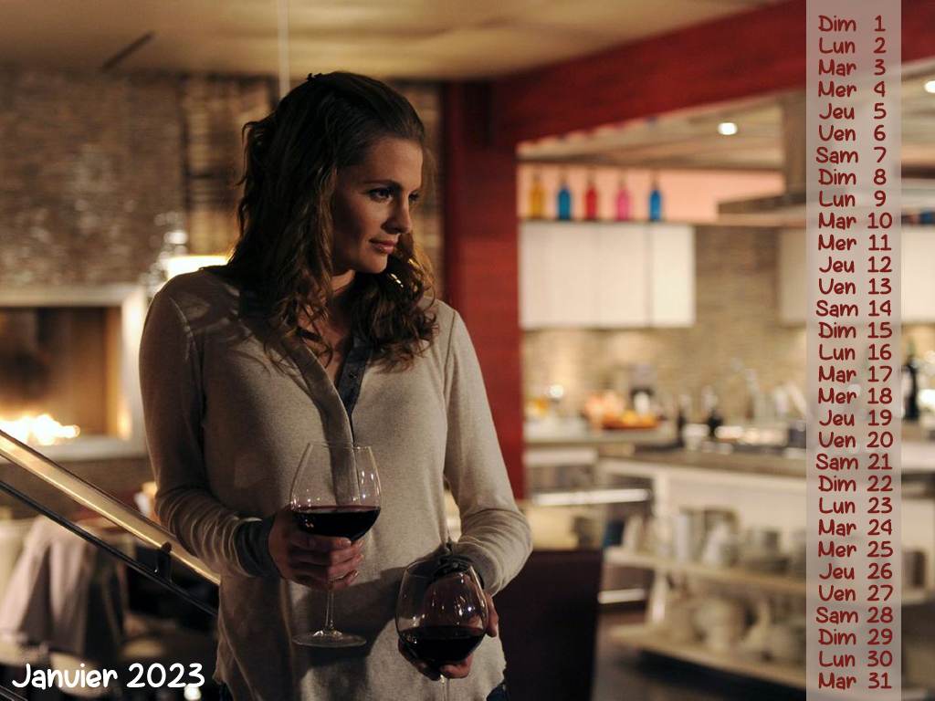 Janvier 2023 - Kate avec un verre à la main
