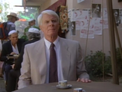 Jim Phelps qui regarde