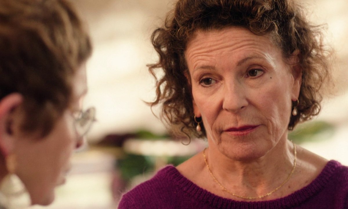 Mirta dans l'&eacute;pisode 2 de Plus belle la vie, encore plus belle