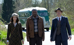 photo du bus et du trio en 1934 dans Timeless