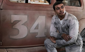 photo de Joseph Lee Anderson interprétant Wendell Scott dans Timeless