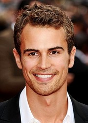 Photo de l'acteur Theo James