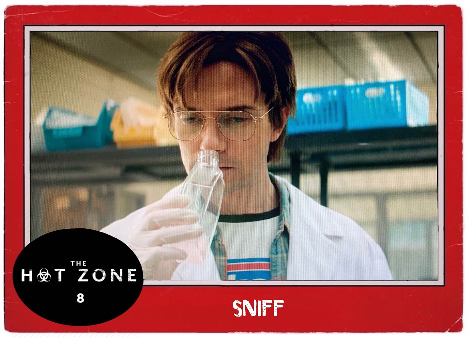 Topher Grace dans le r�le de Dr Peter Jahrling dans The Hot Zone
