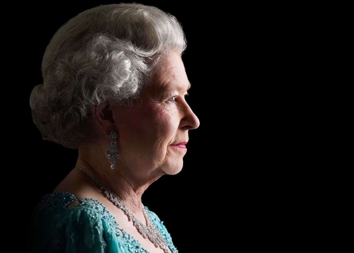 reine Élisabeth II, incarnée à l'écran