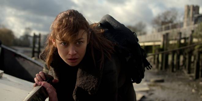 Kara (Olga Kurylenko) dans En tratre / Treason.