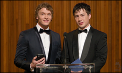 Ilya et Shane, pr&eacute;sentateurs aux MLH Awards dans Heated Rivalry