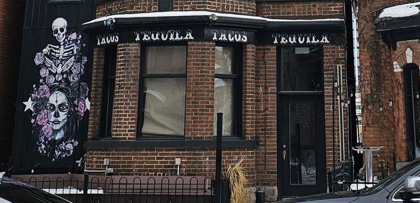 Fa&ccedil;ade du Mescal Tequila Tacos, lieu de tournage du Paloma dans Heated Rivalry