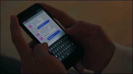 Shane re&ccedil;oit des messages de Lily