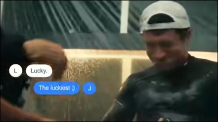 Shane f&ecirc;te sa victoire tout en &eacute;crivant &agrave; Lily