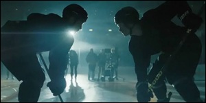 Shane Hollander et Ilya Rozanov participent au tournage d'une publicit&eacute;