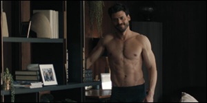 Scott Hunter vient de se réveiller et rejoint Kip dans la cuisine