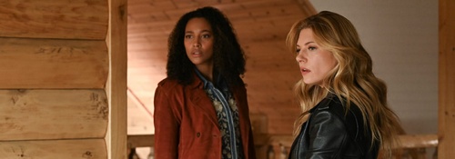 Cassie Dewell et Jenny Hoyt font une découverte