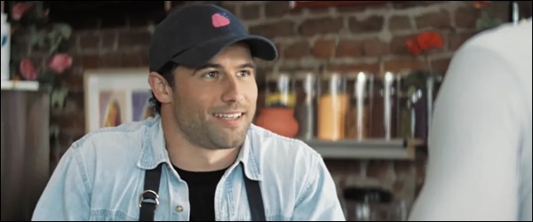 Kip Grady, vendeur dans un bar &agrave; smoothie dans Heated Rivalry