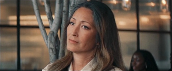 Yuna Hollander est la m&egrave;re de Shane, dans Heated Rivalry