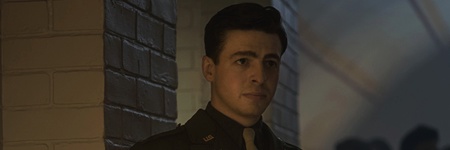 Lieutenant Harry Crosby (Anthony Boyle)