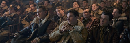 Major Gale 'Buck' Cleven (Austin Butler), Major John 'Bucky' Egan (Callum Turner) et Major Bill Veal (James Frecheville)