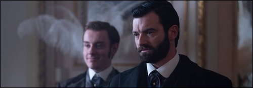 Le d&eacute;tective Fitzroy (Evan McCabe) et William 'The Duke' Wellington (Stuart Martin)