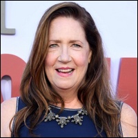 Ann Dowd, actrice dans la série The Handmaid's Tale : La Servante écarlate.