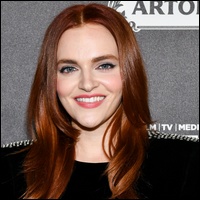 Madeline Brewer, actrice dans la série The Handmaid's Tale : La Servante écarlate.